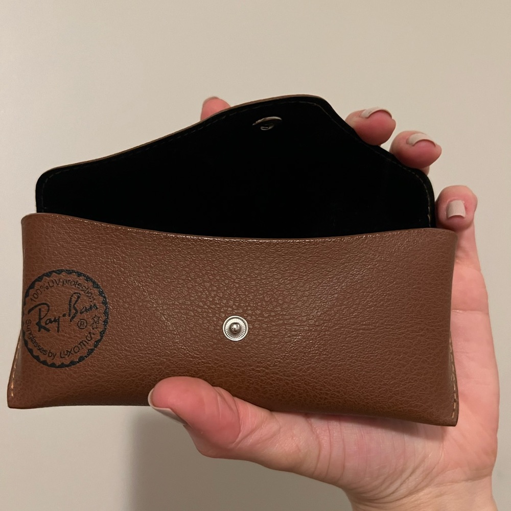 Authentic Ray Bans case - Picture 2 of 3